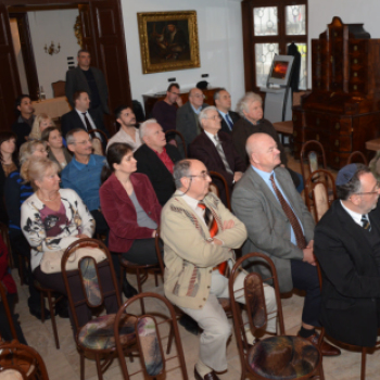 Kötetlen beszélgetés, előadó: Heisler András (Fotó: Nagy Mária)