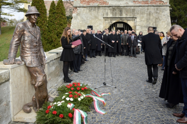 Fekete István szobor avatási ünnepség