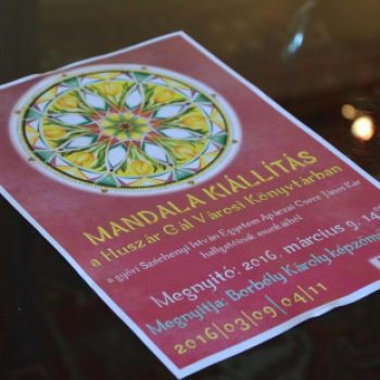 Mandala kiállítás a Huszár Gál Városi Könyvtárban ( Fotó: Patács Judit )