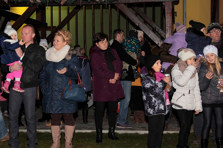 Karácsonyi közös éneklés a Pillangó Óvoda és családi napköziben