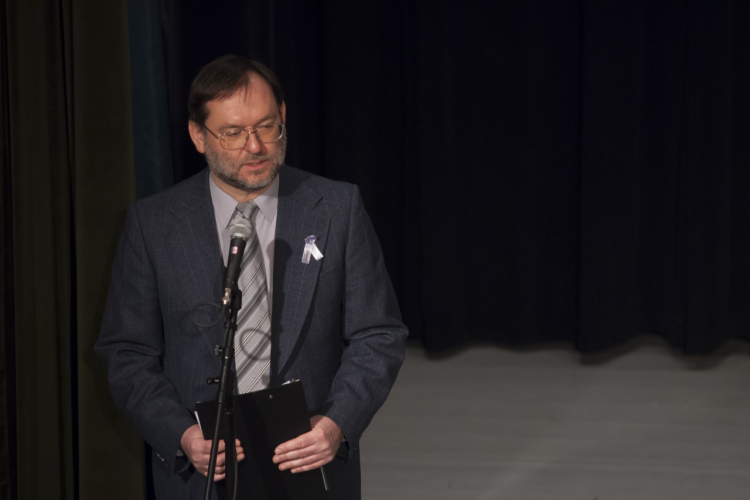 Bántalmazott nők vilgánapja, Jótékonysági műsor a Családok Átmeneti otthona javára