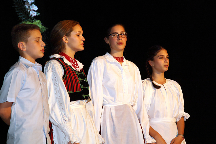 Tánc világnapi ünnepi Folklór-műsor - Szigeti Gábor táncpedagógus emlékére