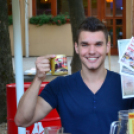 Hamburgerervő verseny az Englernél (Fotó: Patács Judit)