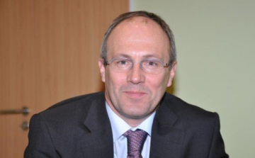 A mosonmagyaróvári Karolina Kórházba látogatott Szócska Miklós