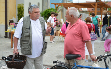 KULT - UTCA Kéz-műves kéz-művek délutánja