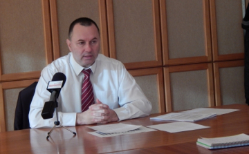 Súlyos kérdések az MSZP sajtótájékoztatóján