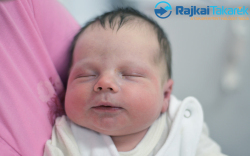 Strausz Áron József, 3860 gr. Móvár