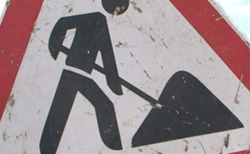 Figyelem, útlezárás!