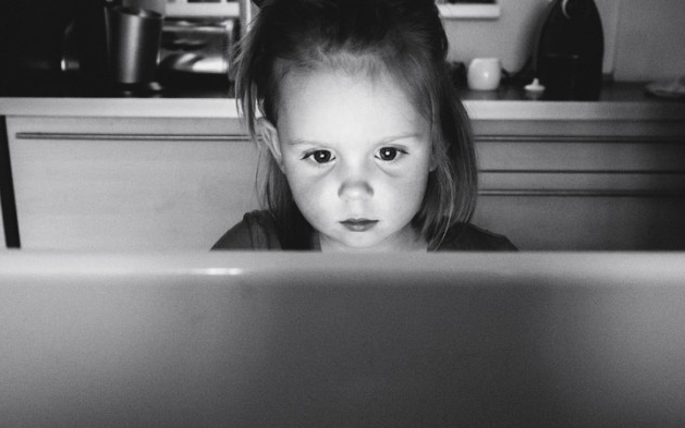 Ingyenes szűrőszoftver a kiskorúak védelme érdekében