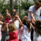 Az Ebuló Kutyaiskola interaktív kutyás bemutatója a Pillangó óvodában (Fotó: Stipkovits Veronika)