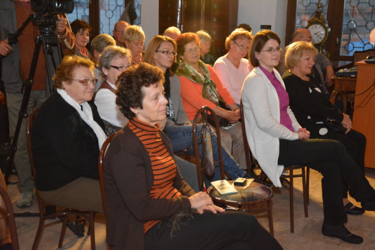 Kép mutatás - a Keresztény család (Fotó: Nagy Mária)