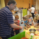 Pillangó Óvoda és Mini Bölcsőde, kolbásztöltés 