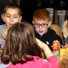 Kőrisfacsemetéket ültettek a diákok a Nolato Magyarország Kft telephelyén