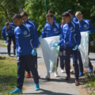Az MKC SE és az MTE 1904 csapata is csatlakozott a Teszedd! önkéntes szemétszedő akciójához (Fotó: Bánhegyi István)