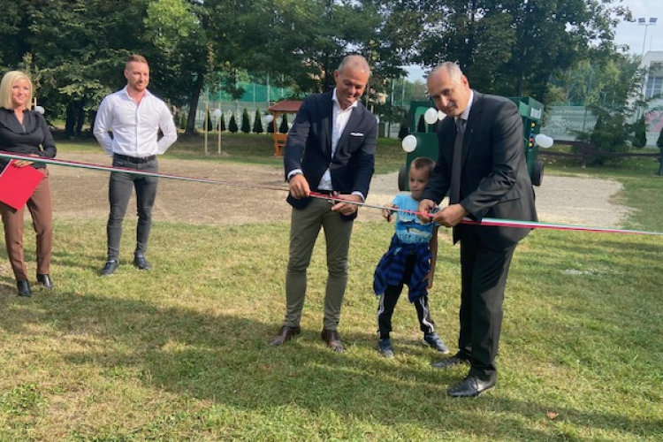Játékot ajándékozott Mosonmagyaróvárnak a Duvenbeck