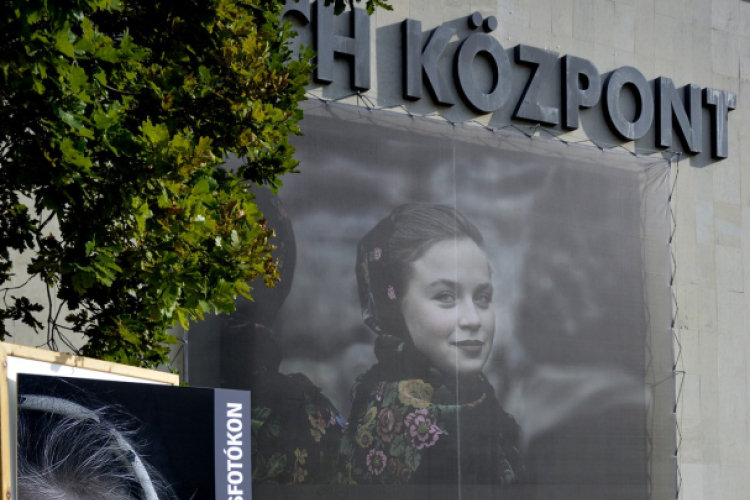 FRONTART – Kerekes István képei óriásfotókon