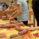Pillangó Óvoda és Mini Bölcsőde, kolbásztöltés 