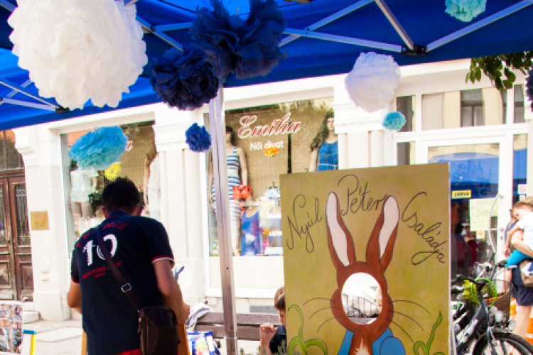 Apró Kezek, Csodakertek