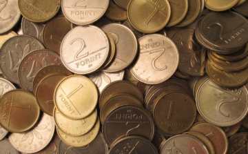 Február végéig válthatók be az 1 és 2 forintos érmék
