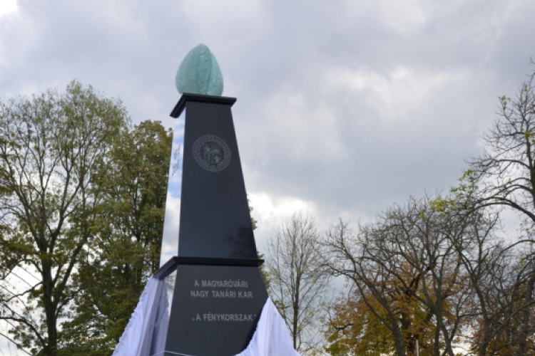 Tanévnyitó Ünnepi Ülés és Obeliszk-avatás