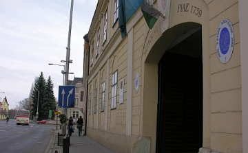 Oklevél a piaristáknak