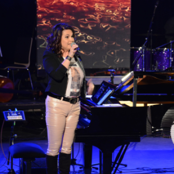 Szentpéteri Csilla - Láttad-e már a zenét?