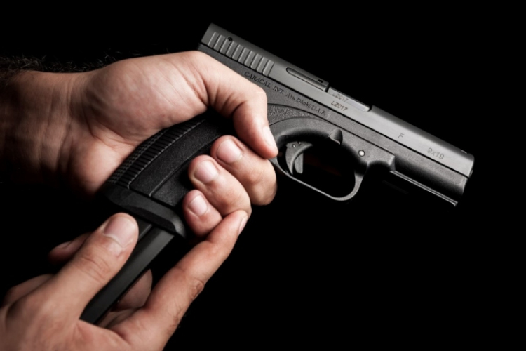 Florida kormányzója a fegyvervásárlás szigorítását és az iskolai biztonság erősítését javasolja 