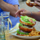Hamburgerervő verseny az Englernél (Fotó: Patács Judit)