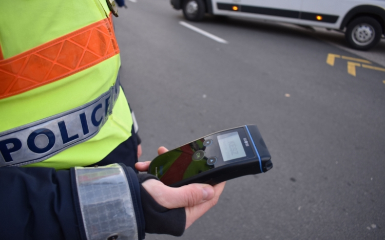 Közlekedésbiztonsági ellenőrzést tartottak  a Mosonmagyaróvári Rendőrkapitányság járőrei 