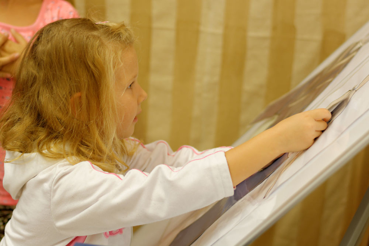 8 lépésben a világ körül - Családi délután a Rakovszky kiállításban (Fotó: Horváth Attila)