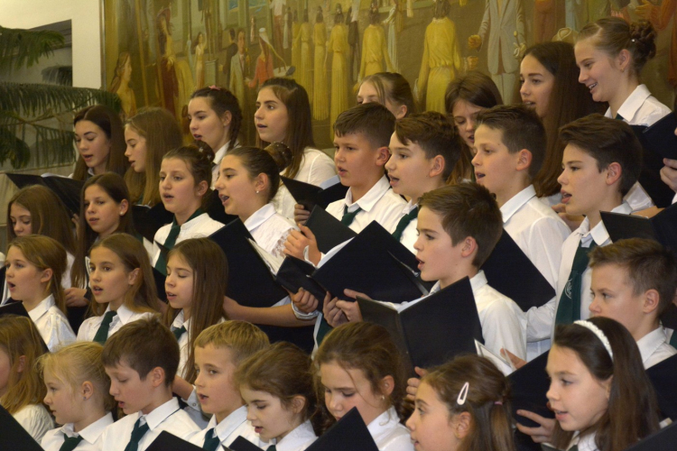 Adventi Kórustalálkozó az Ujhelyi iskolában