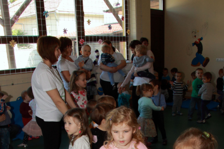 A Kolompos együttes koncertje a Pillangó Óvoda és Mini Bölcsődében