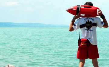 Ön tudja, mit kell tennie, ha fuldoklót lát?