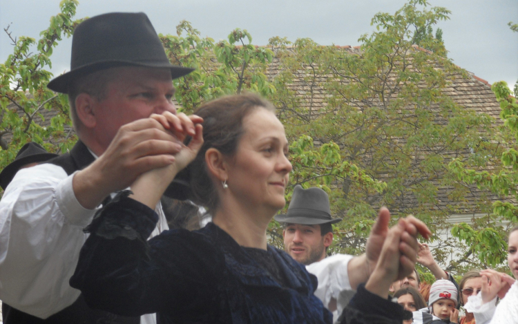 Az én városom - A táncoló család