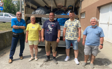 Teherautónyi adománnyal indulnak a gyergyószentmiklósi rászoruló gyerekekhez