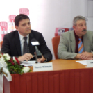 Az első támogatási szerződés a mosonmagyaróvári Sportcsarnokhoz