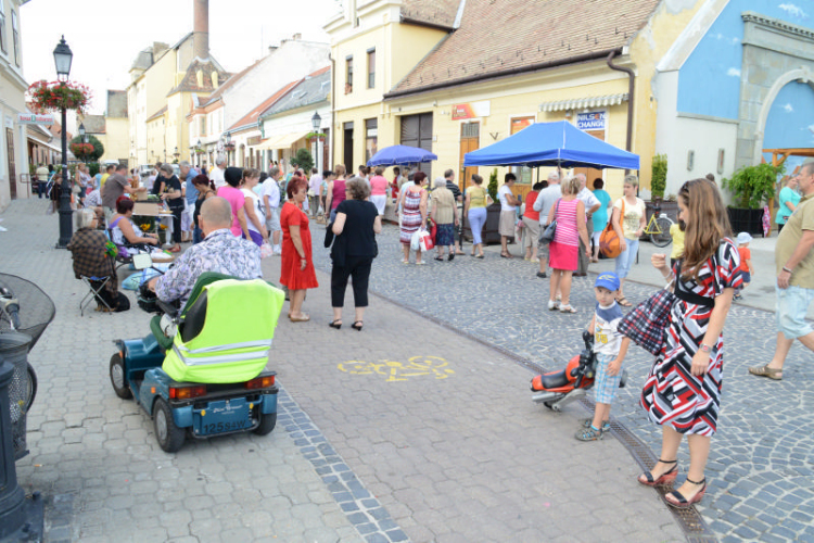 Kult - Utca  divatbemutató