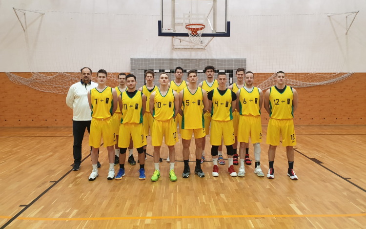 Magabiztos győzelmet aratott az egyetemi kosárlabdacsapat