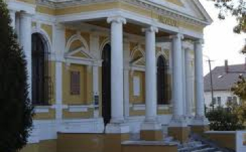  Pályázat a művészek részére