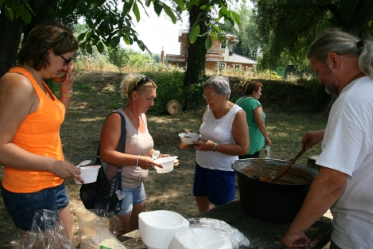 Meghívó a civil piknikre