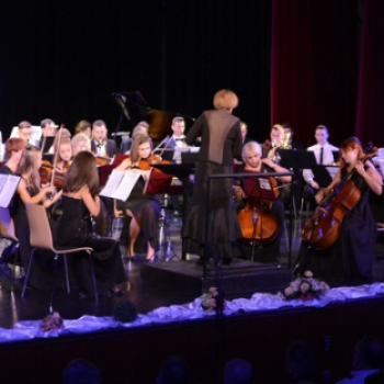 PIOTRKÓW TRYBUNALSKI ÉS A MOSONYI MIHÁLY ZENEISKOLA KONCERTJE