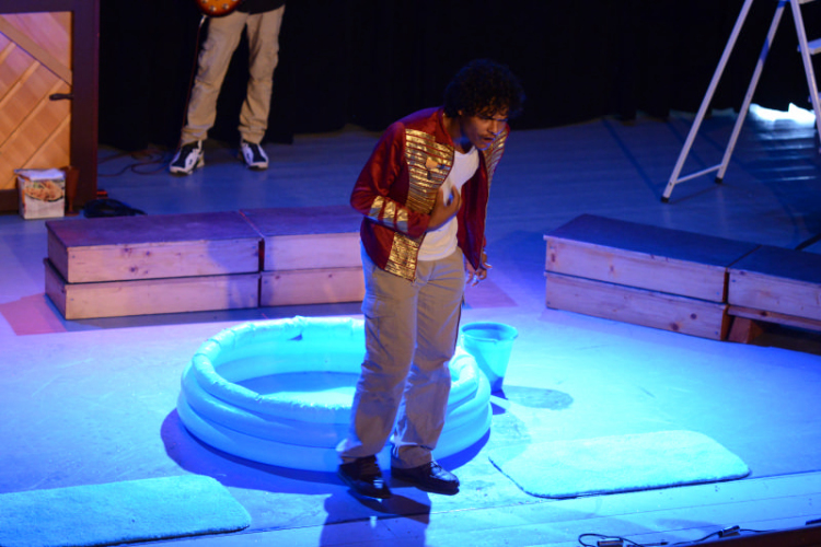  Broadway Show a Fehér Lóban