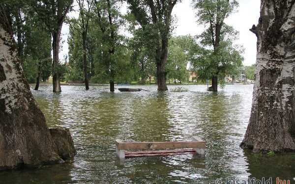 Önkénteseket Mosonmagyaróvárról