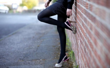 Elzárás kéjelgésért a két fiatal lánynak