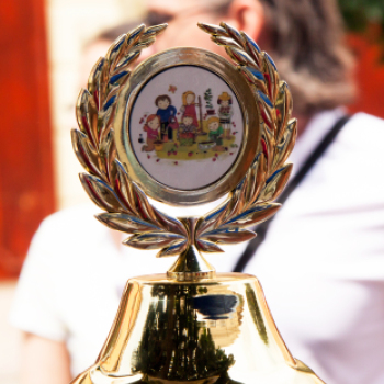 Apró Kezek, Csodakertek