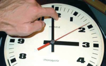 Hétvégén kezdődik a nyári időszámítás