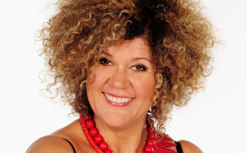 Soma a mellbimbóival dicsekszik a neten