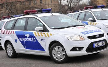 Keresztbe fordult kamion