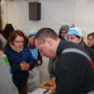 Kolbásztöltő verseny (Fotó: Nagy Mária)