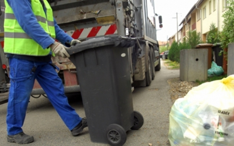 Hulladékszállítás ünnepnapon